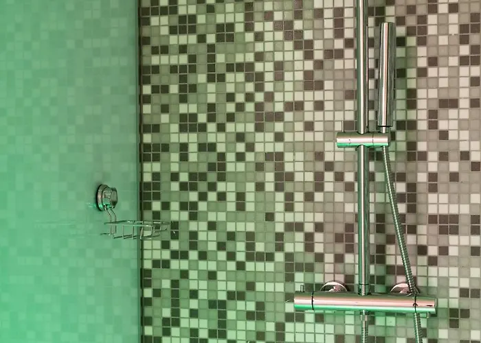 호텔 The Cube 피덴차