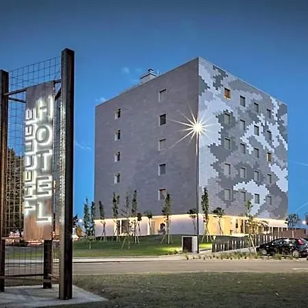 Ξενοδοχείο The Cube Fidenza